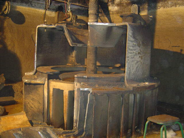 Visite du moulin pour le gîte de charme, une turbine hydraulique Francis