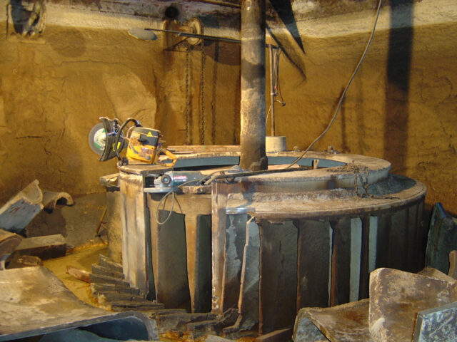Visite du moulin pour le gîte de charme, une turbine hydraulique Francis