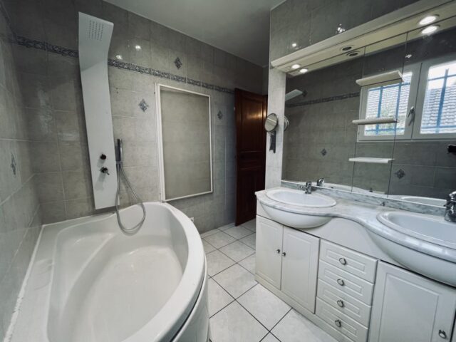 Salle de bain de l'annexe du moulin